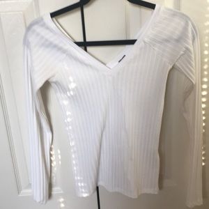 Zara v neck  sweeter in off white color